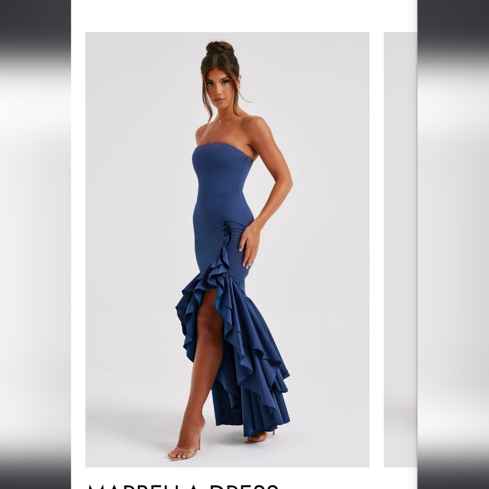 Elegant Blue Strapless Dress
